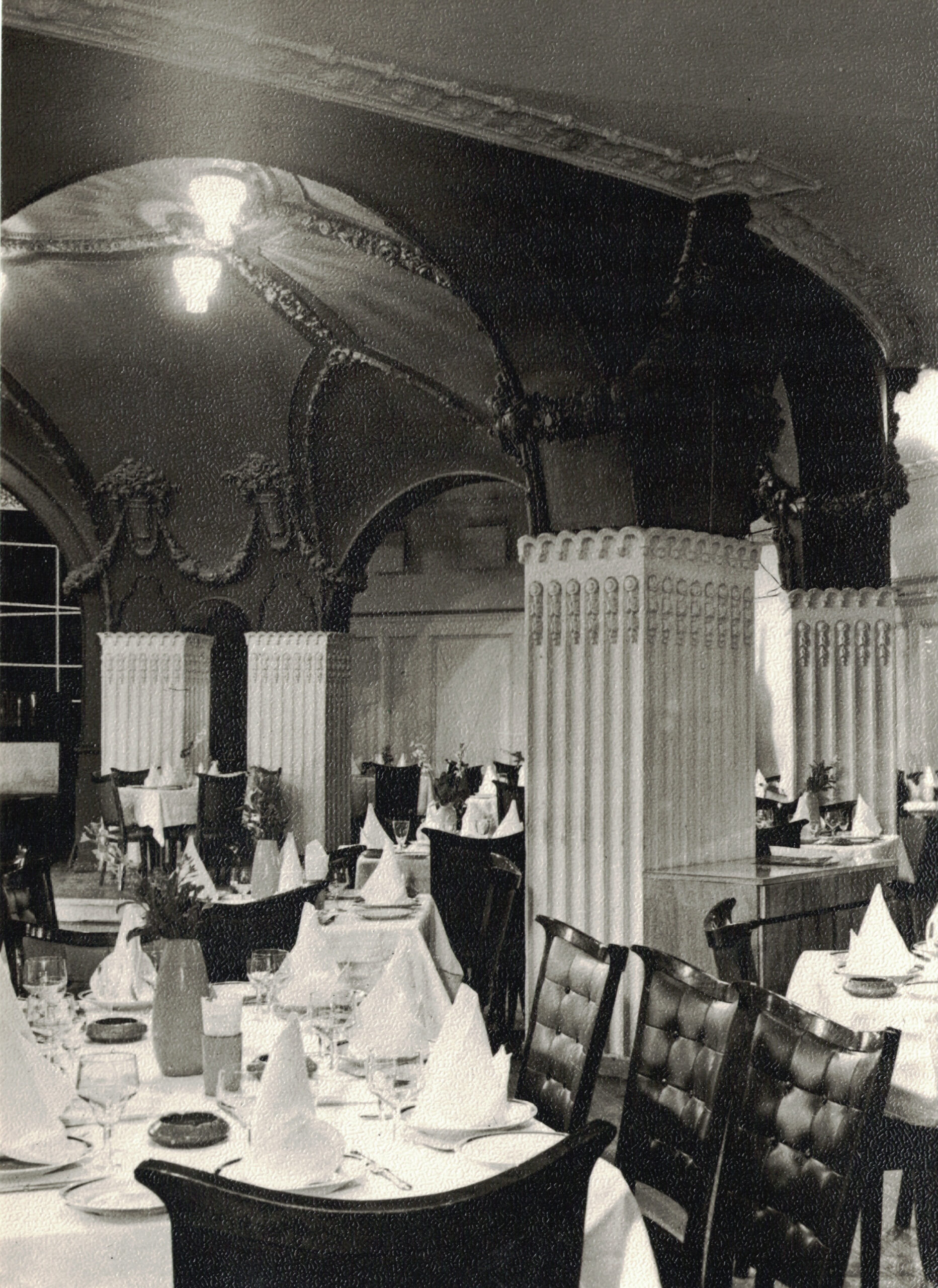 Restoran “Astoria” / Aigrette Antiik