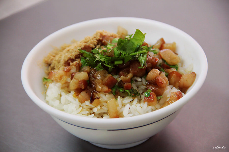高雄│前金肉燥飯 滷煮14小時以上的傳統古早味-肉燥飯系列
