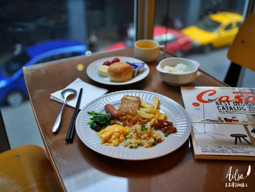 高雄平價住宿推薦│佳適旅舍六合館 每房都有舒壓按摩枕超貼心！近市議會捷運站