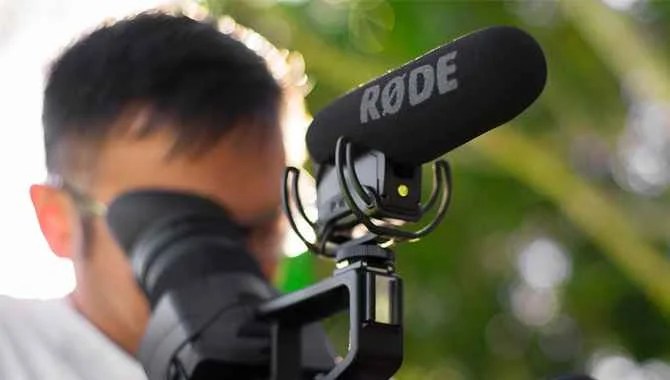 3. Rode VideoMicPro Compact Directional On-Camera Microphone with Rycote Lyre Shockmount