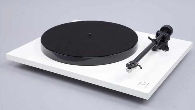 Turntable With Built-in Preamp