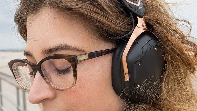 V-MODA-Crossfade-2-wi-fi-wireless-Over-Ear-Headphone