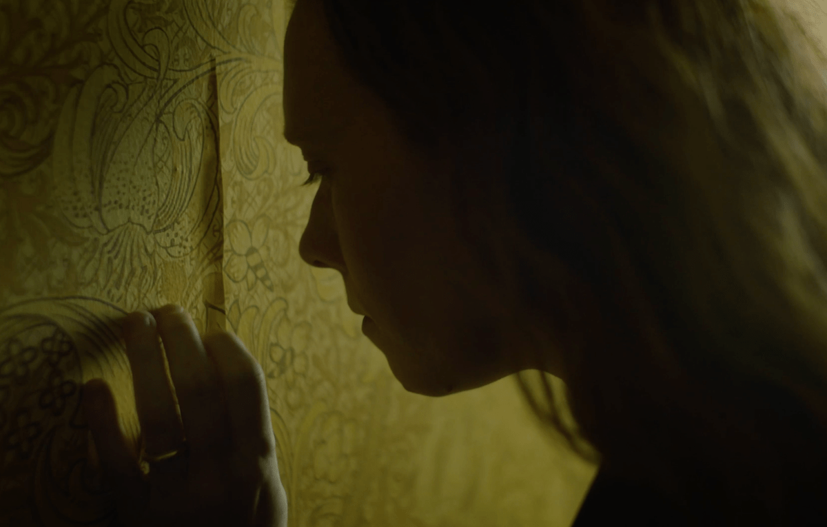 'The Yellow Wallpaper' A hunt for the lady in the wallpaper