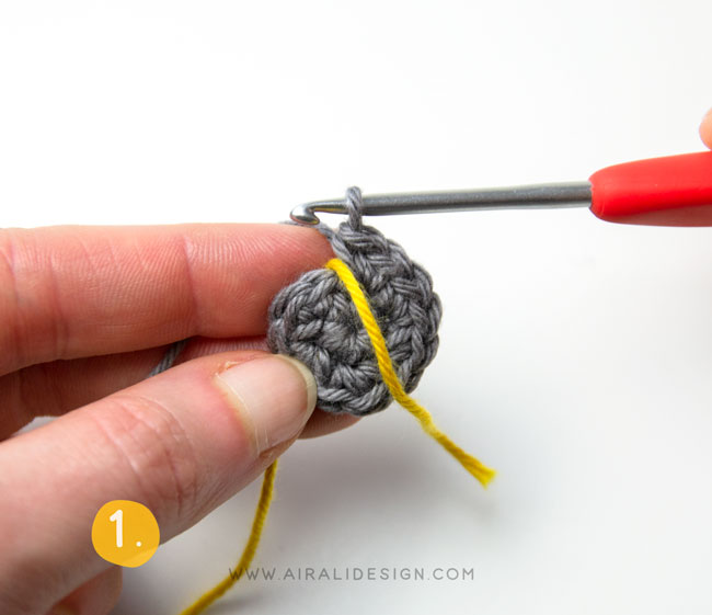 How To Mark The Rounds In Crochet With A Tail Of Yarn - Photo Tutorial 561_x_650_jpg