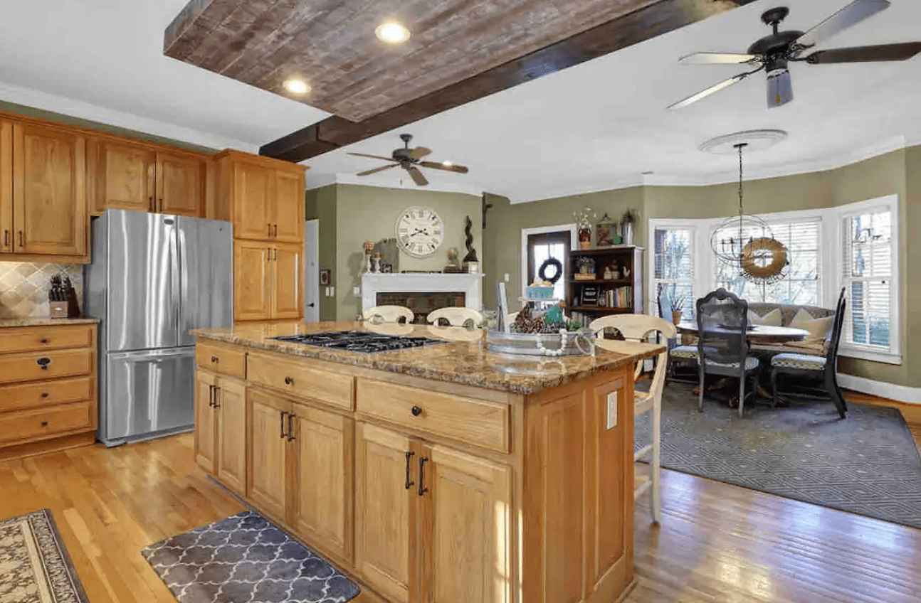 Interview with an Airbnb Host from Roswell, S2 EP51