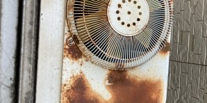 南区1軒家で古いエアコン取り外し回収