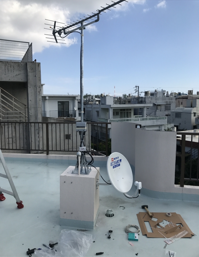 那覇市のT様宅にて地レジアンテナ工事を実施しました 電気・アンテナ・照明 沖縄のエアコン工事やエアコン
