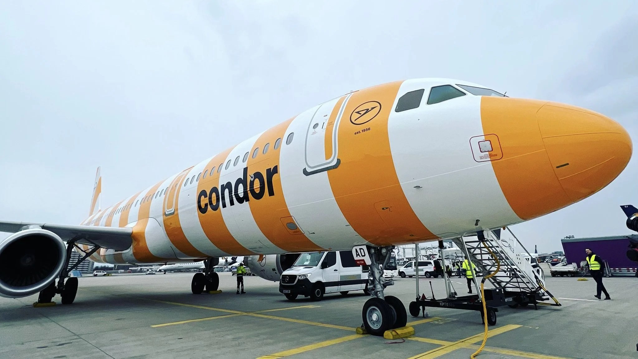 Condor unveils striping new livery