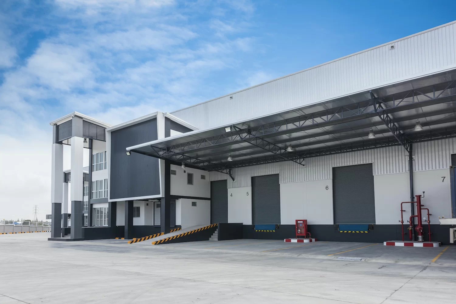 Airius Fans Save Workers from Toxic Truck Exhaust Fumes in Warehouse