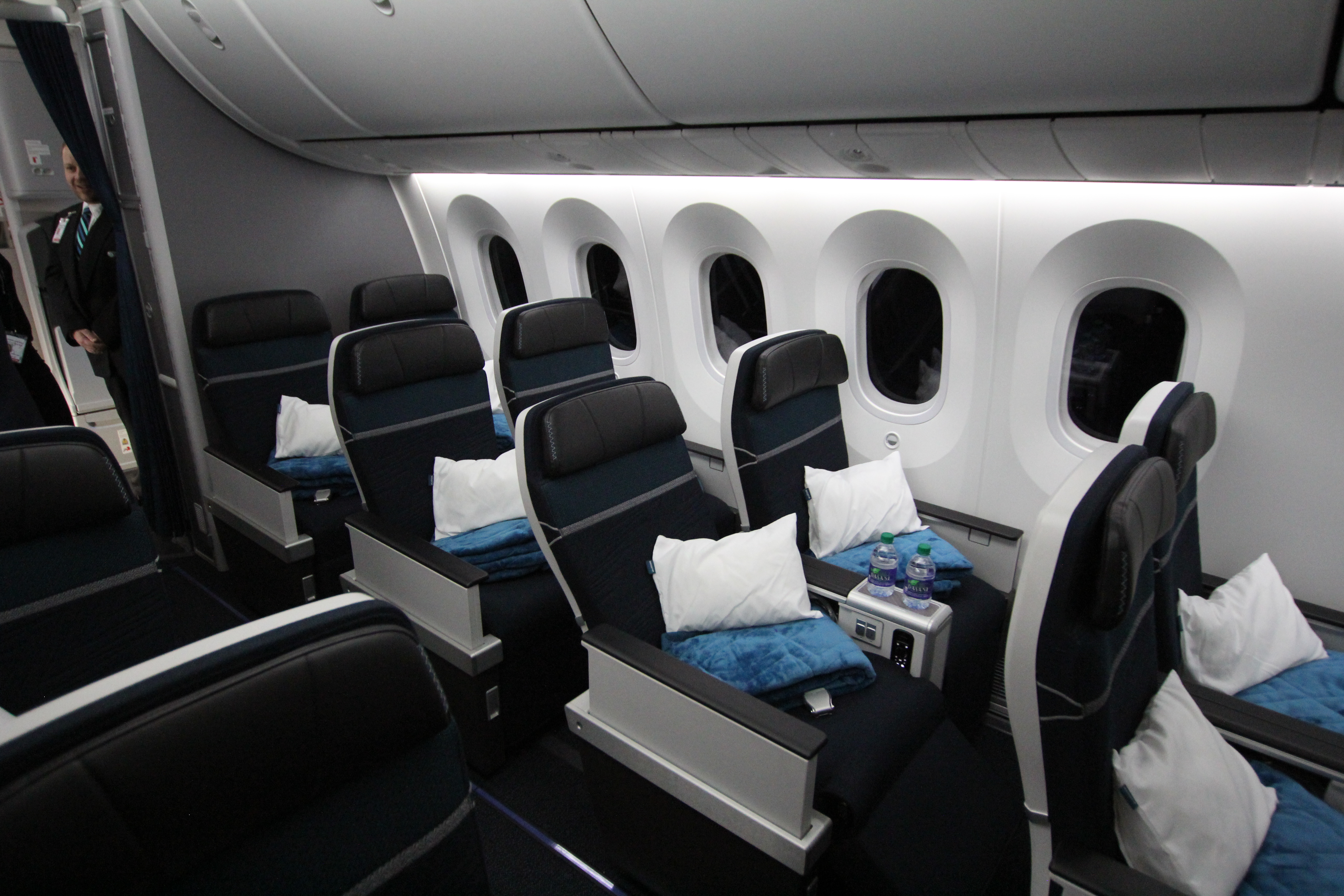 787 Dreamliner Cabin Layout