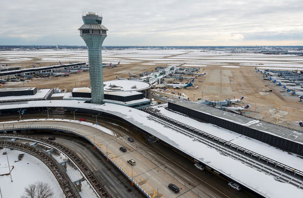 Major disruptions at Chicago O'Hare International Airport due to snow