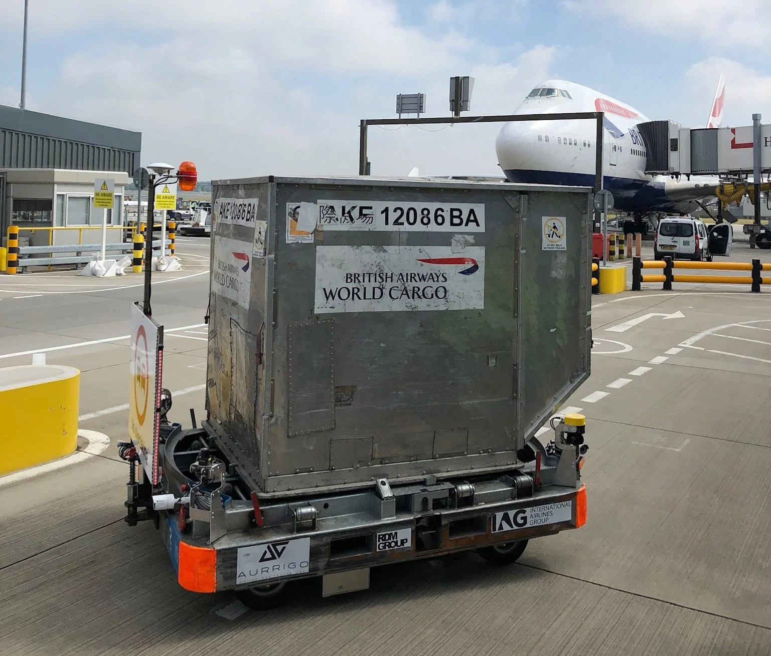 Automated baggage dolly launched to market after Heathrow trial Airport World