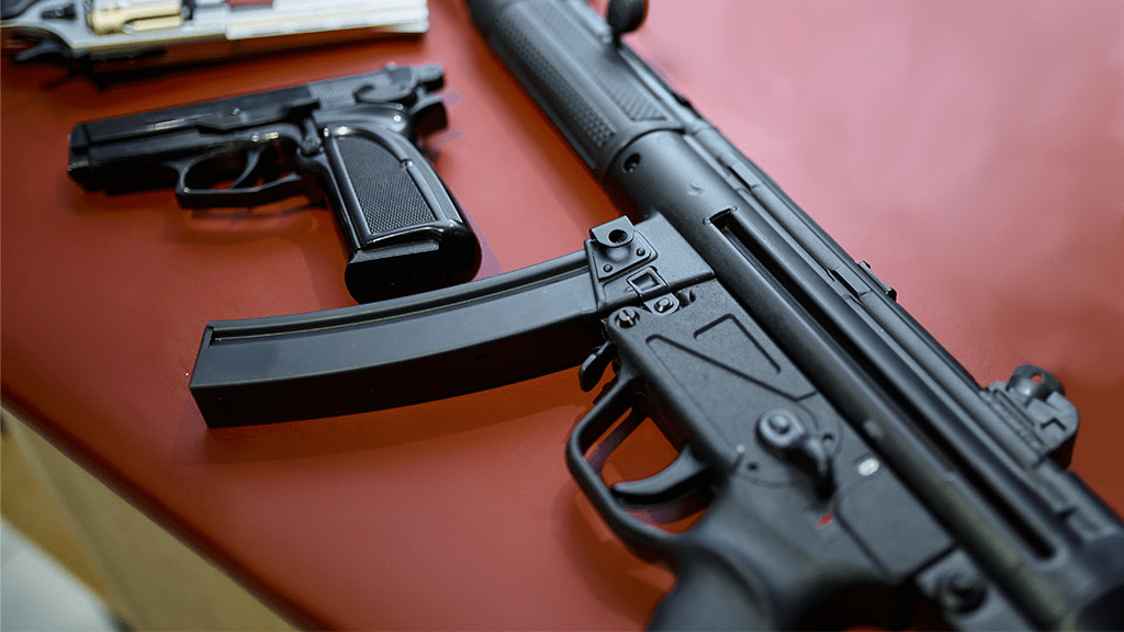 Airsoft Pistol vs. Rifle Ultimate Showdown for Superior Performance