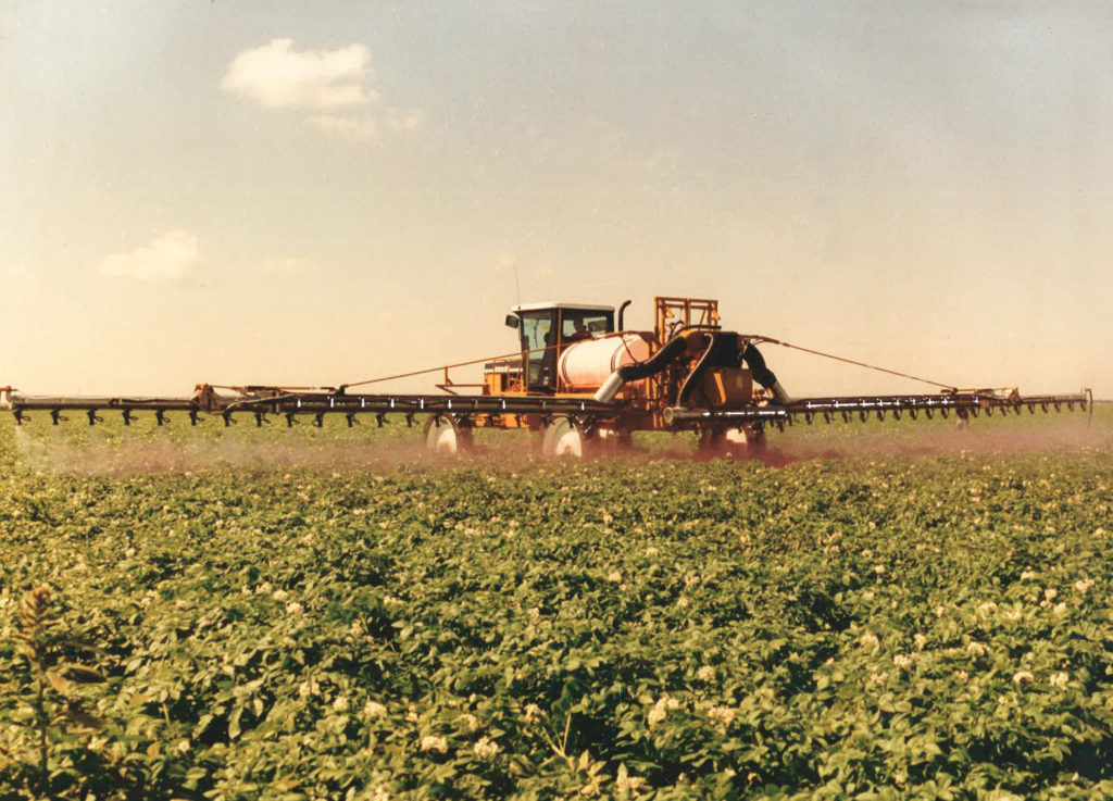 Air Boom SelfPropelled Sprayers Airtec Sprayers Inc.