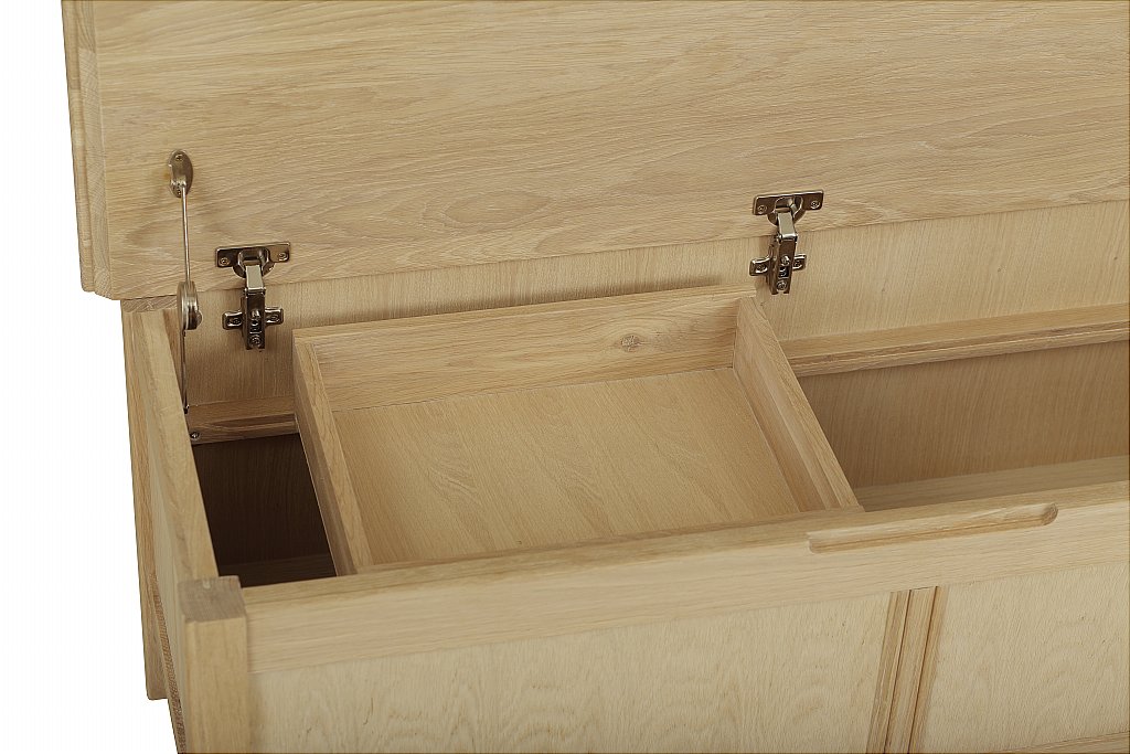 New England Blanket Box