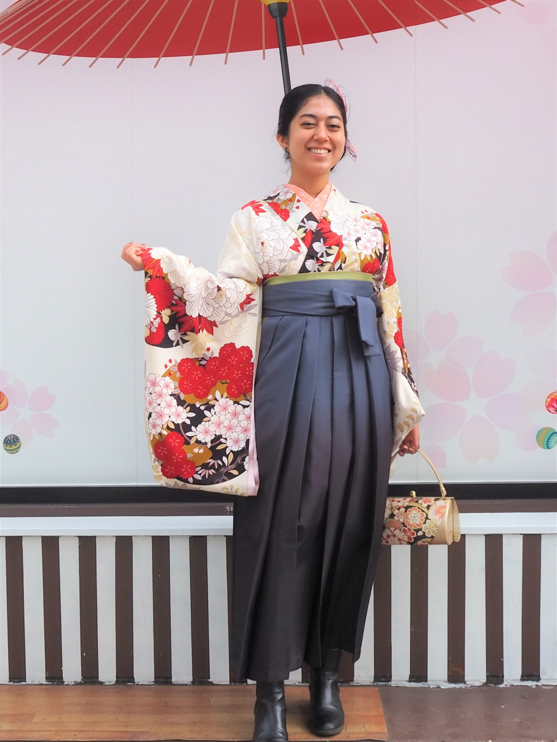 2024年卒業袴おすすめコーデ【二尺振袖 x 袴】 浅草着物レンタル 愛和服