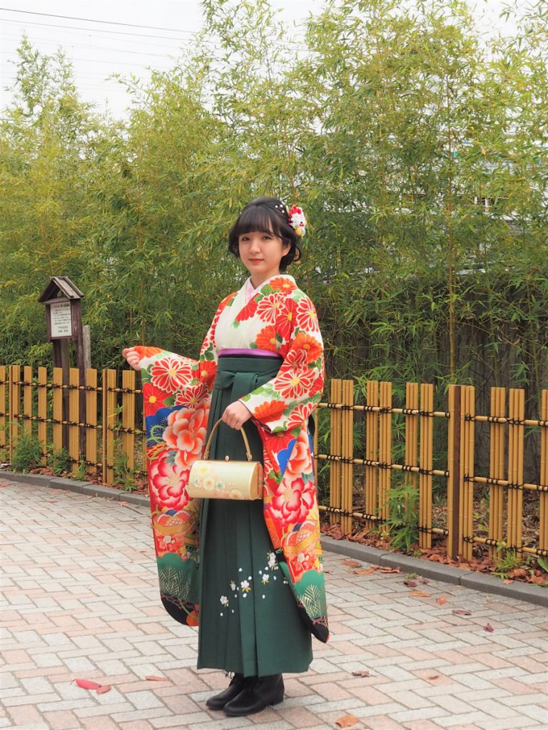 浅草レンタル卒業袴と絵羽振袖 浅草着物レンタル 愛和服