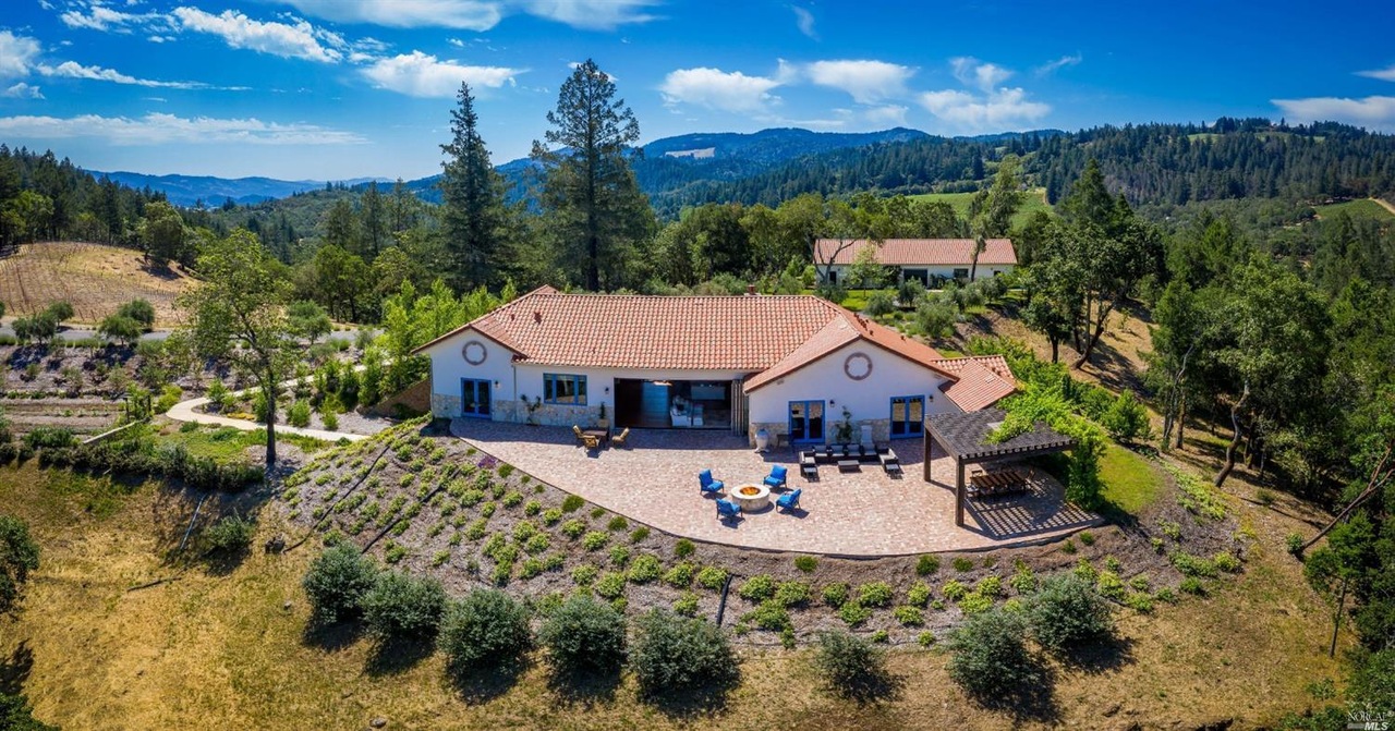 Calistoga AJD Builders INC