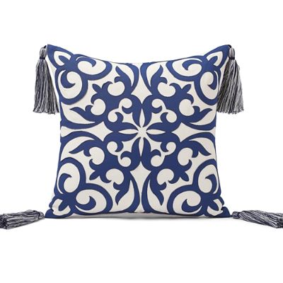 Layered Medallion Indoor/Outdoor Pillow Frontgate