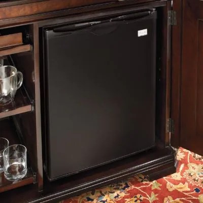 Avanti Refrigerator | Frontgate