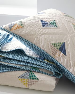 Hable Kites Quilt and Sham Hill