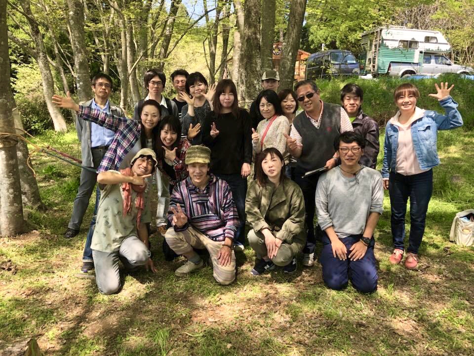 森林セラピストという仕事 レポート 栗灰遊び 大分市森のごはんや 森のシンガーソングライター証 疲れとストレスを吹き飛ばす森林体験