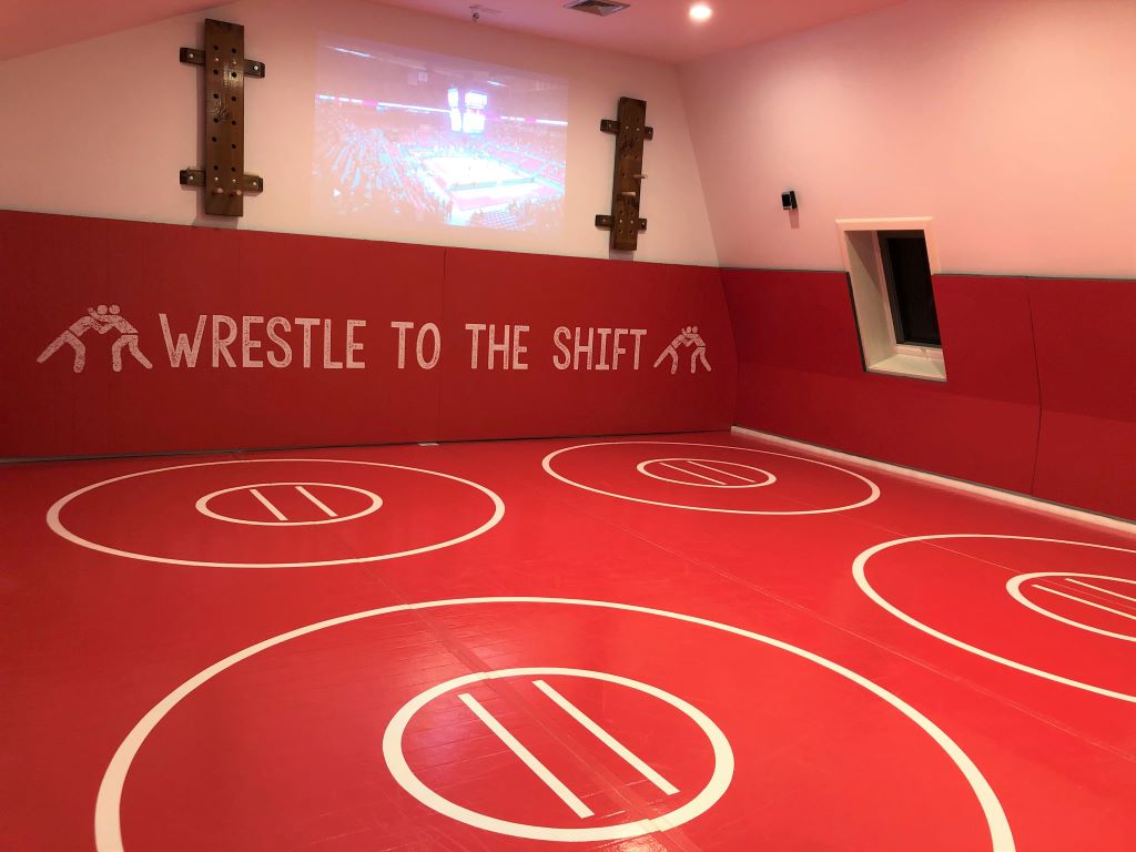 20' x 20' x 1 3/8" RollUp Wrestling Mat with Four Practice Circles