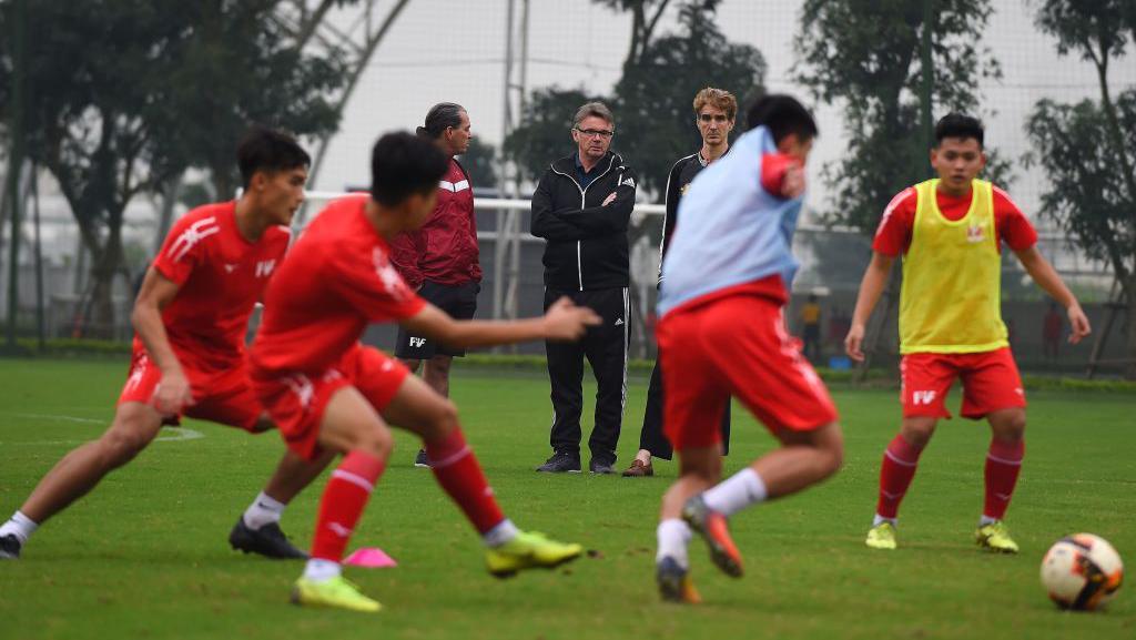 Philippe Troussier dan Timnas Vietnam Berpisah Baik-baik