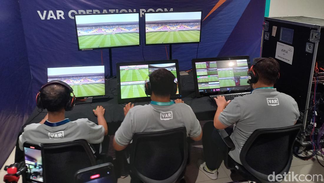 VAR Hingga Wasit Asing Dinilai Klub Bikin Liga 1 Lebih Baik