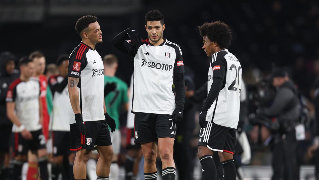 Jelang Lawan Man City, Pemain Fulham Asyik Main Layangan