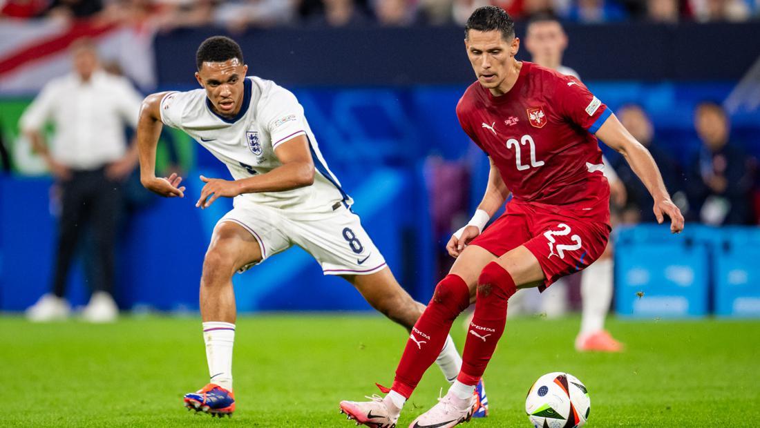 Alexander-Arnold Terus Diasah Jadi Gelandang Inggris