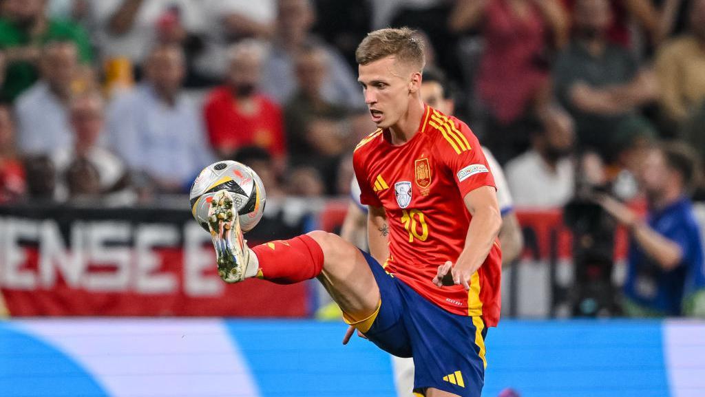 Dani Olmo Tak Peduli Sepatu Emas
