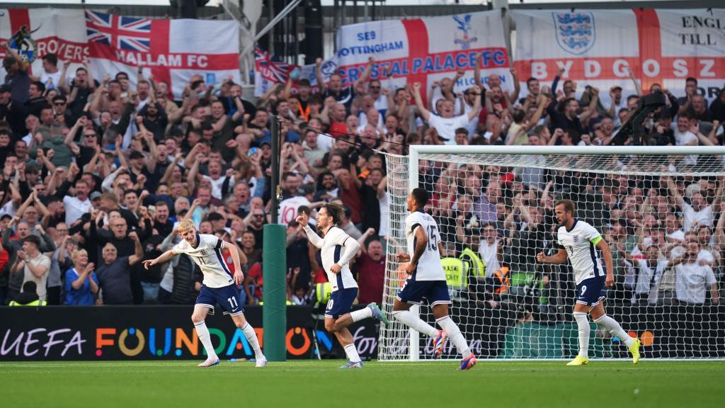 Republik Irlandia Vs Inggris: Tiga Singa Menang 2-0
