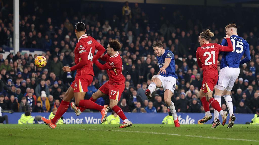 Liverpool Ditahan Everton, Slot Akui Ada Sedikit Keraguan