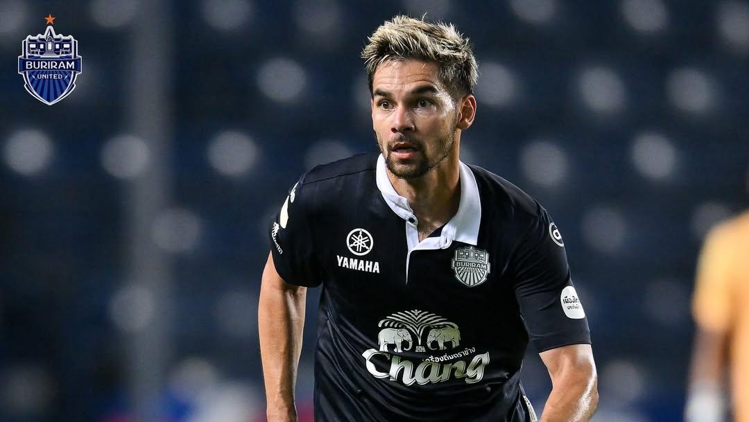 Debut Walsh di Buriram: Sikut Pemain Lawan dan Gagal Menang