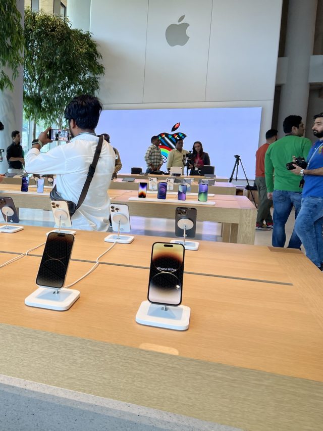 Apple Store India employee salary details