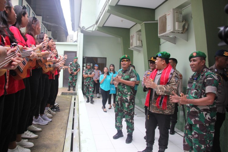 Danrem 151/Binaiya Terima Kunjungan dari Kapolda Maluku
