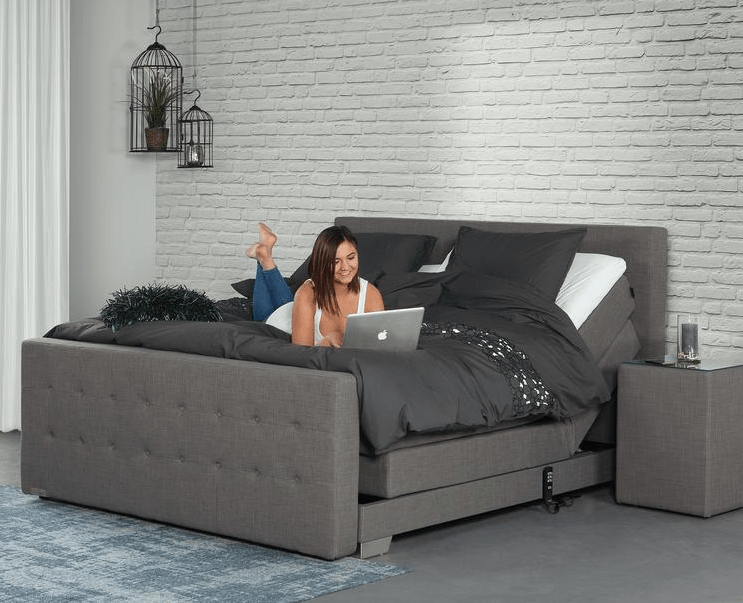 Boxspring Zwolle Van €2888, Nu €1444, Complete boxspring