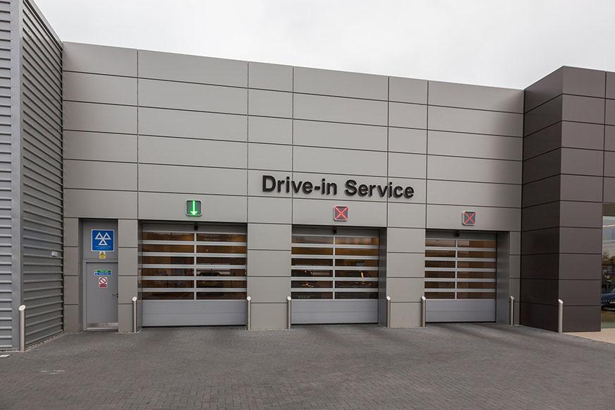 Jaguar Landrover Car Dealership, Oxford AKV Cladding Products LTD.