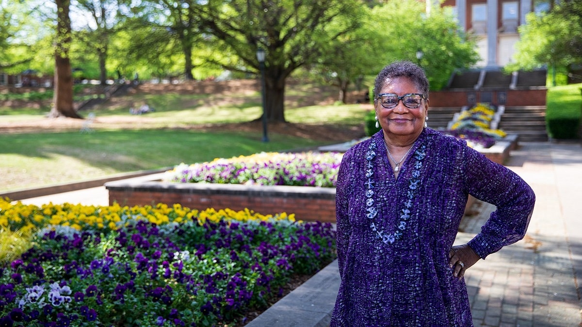 Alabama Power retiree Vivian Cunningham earns Samford University degree at 78 - Vimarsana News