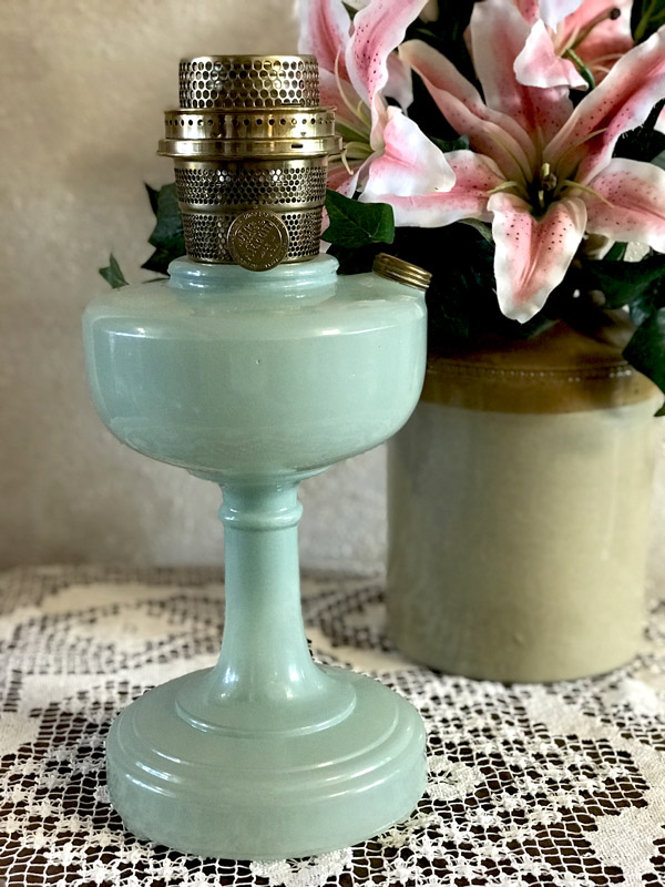 antique aladdin green simplicity kerosene lamp manufacture 19481953