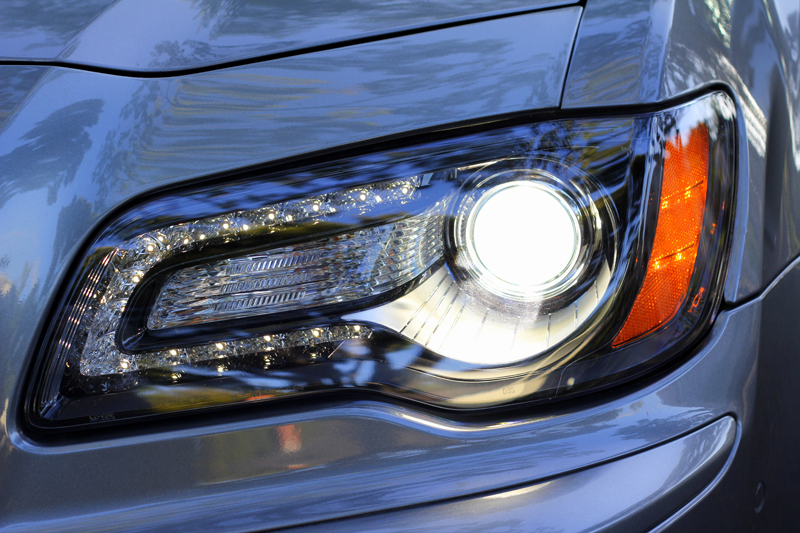 Headlight detail of 2012 Chrysler 300 SRT8 | Alain Gayot Photos Gallery