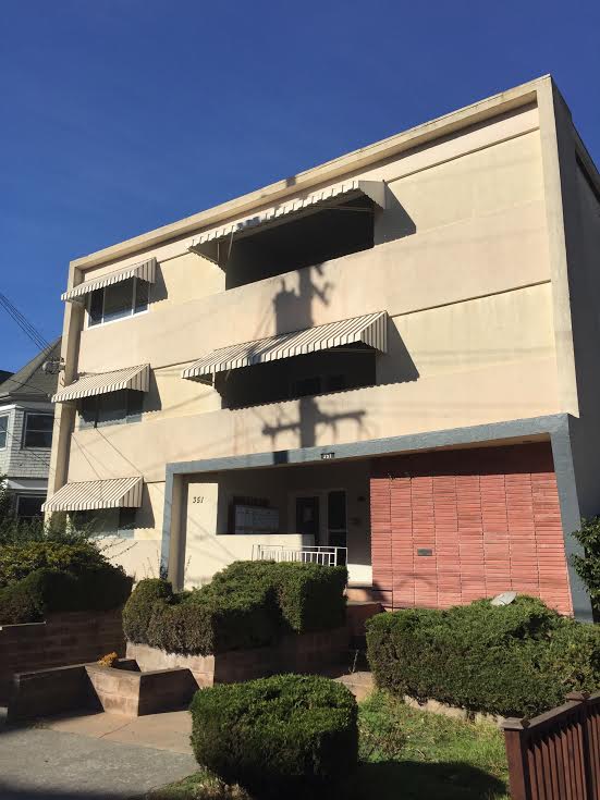 NO FEE FIRST MONTH FREE Oakland, near Lake Merritt, one bedroom