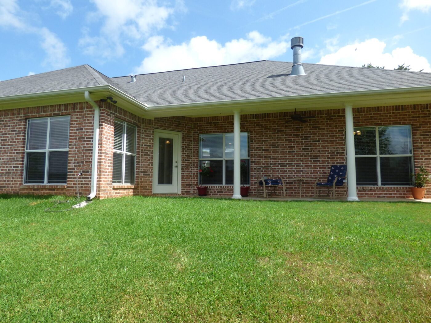 P1000509 Alamo Realty