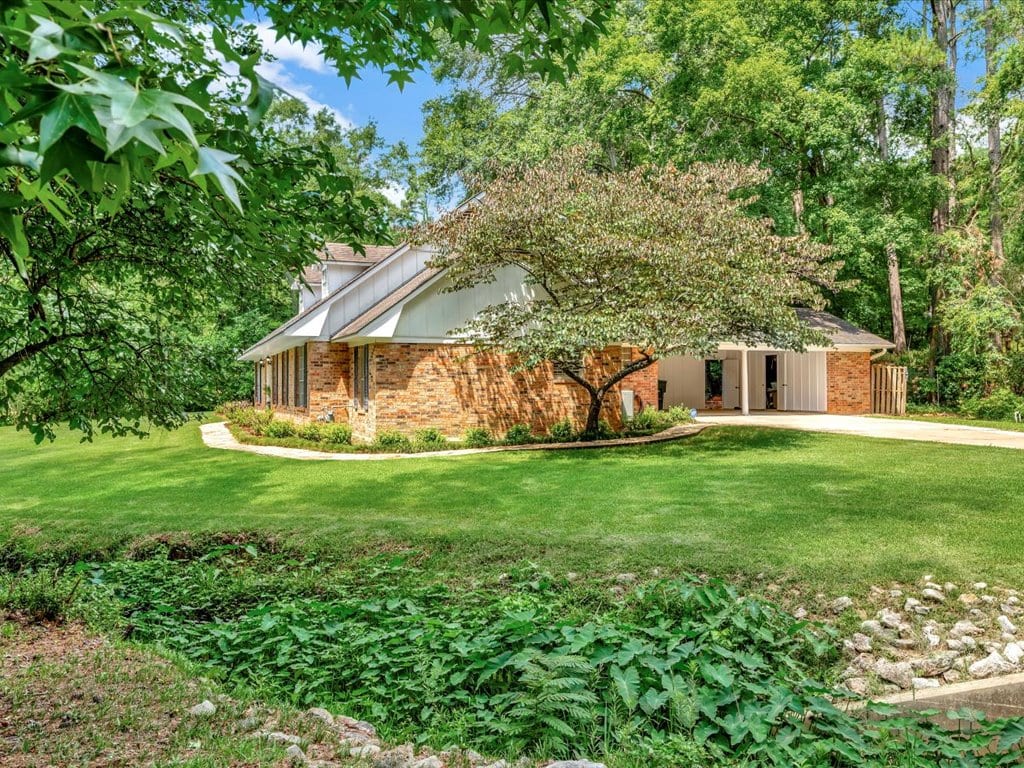 06Front Alamo Realty