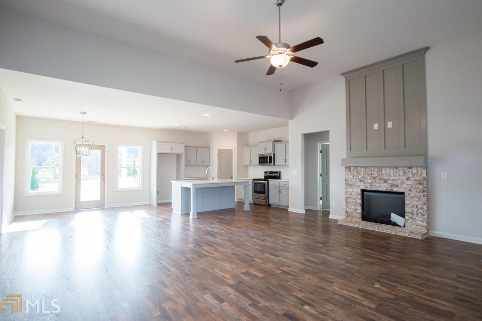 White Water Creek Alane Rayburn + Brooke Watson REALTOR at Fathom