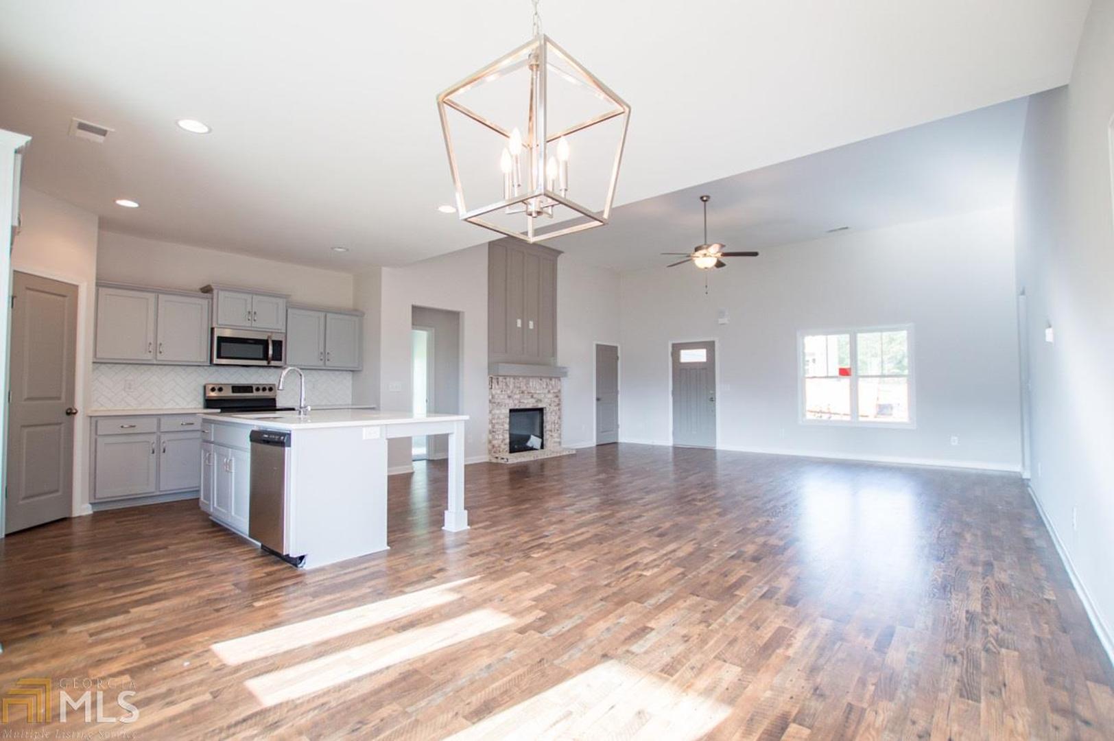 White Water Creek Alane Rayburn + Brooke Watson REALTOR at Fathom