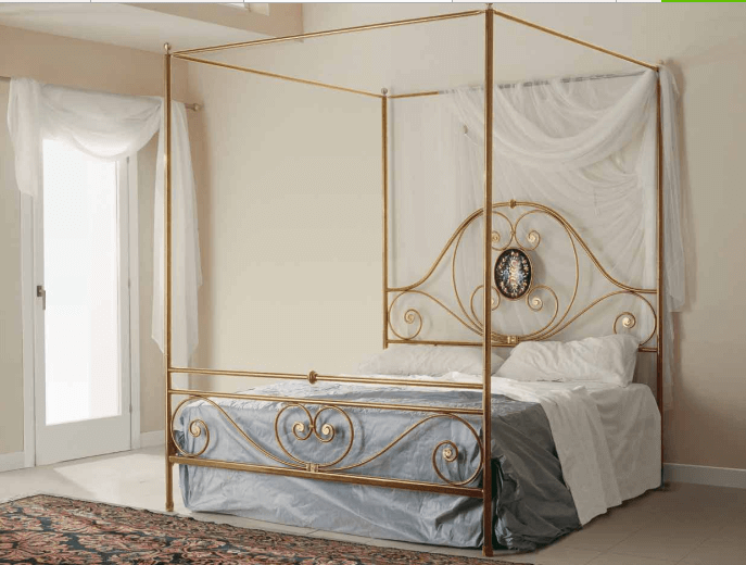 Wrought iron canopy bed Elisabetta Alarus Interiors