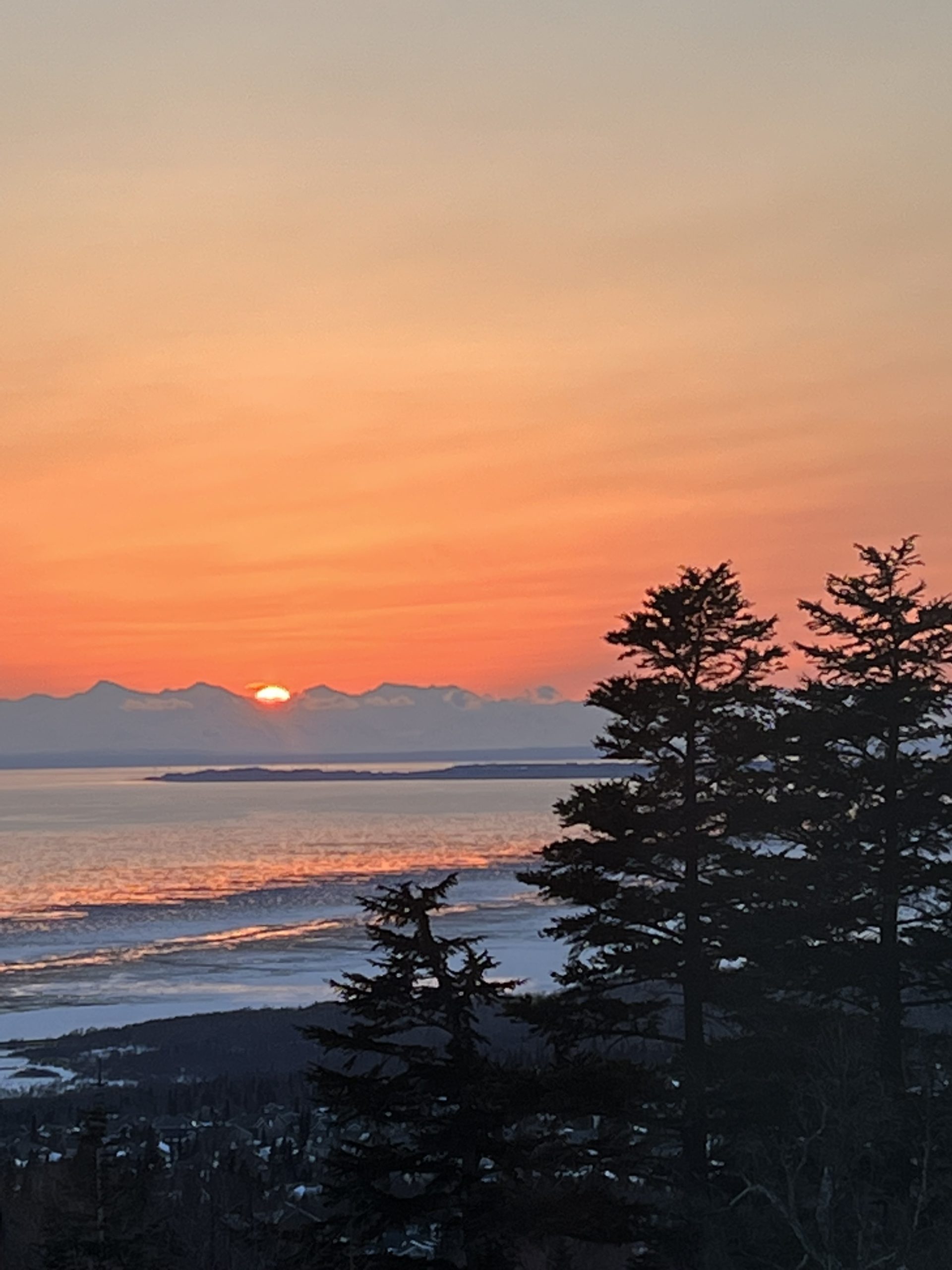 Goodnight sun 2023 Alaska magazine Photo Contest Sponsored by Alaska