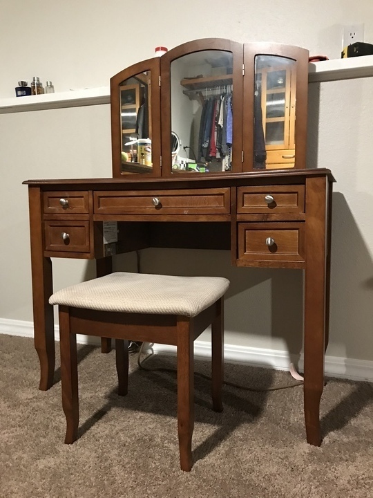 Alaska's List Furniture Vanity